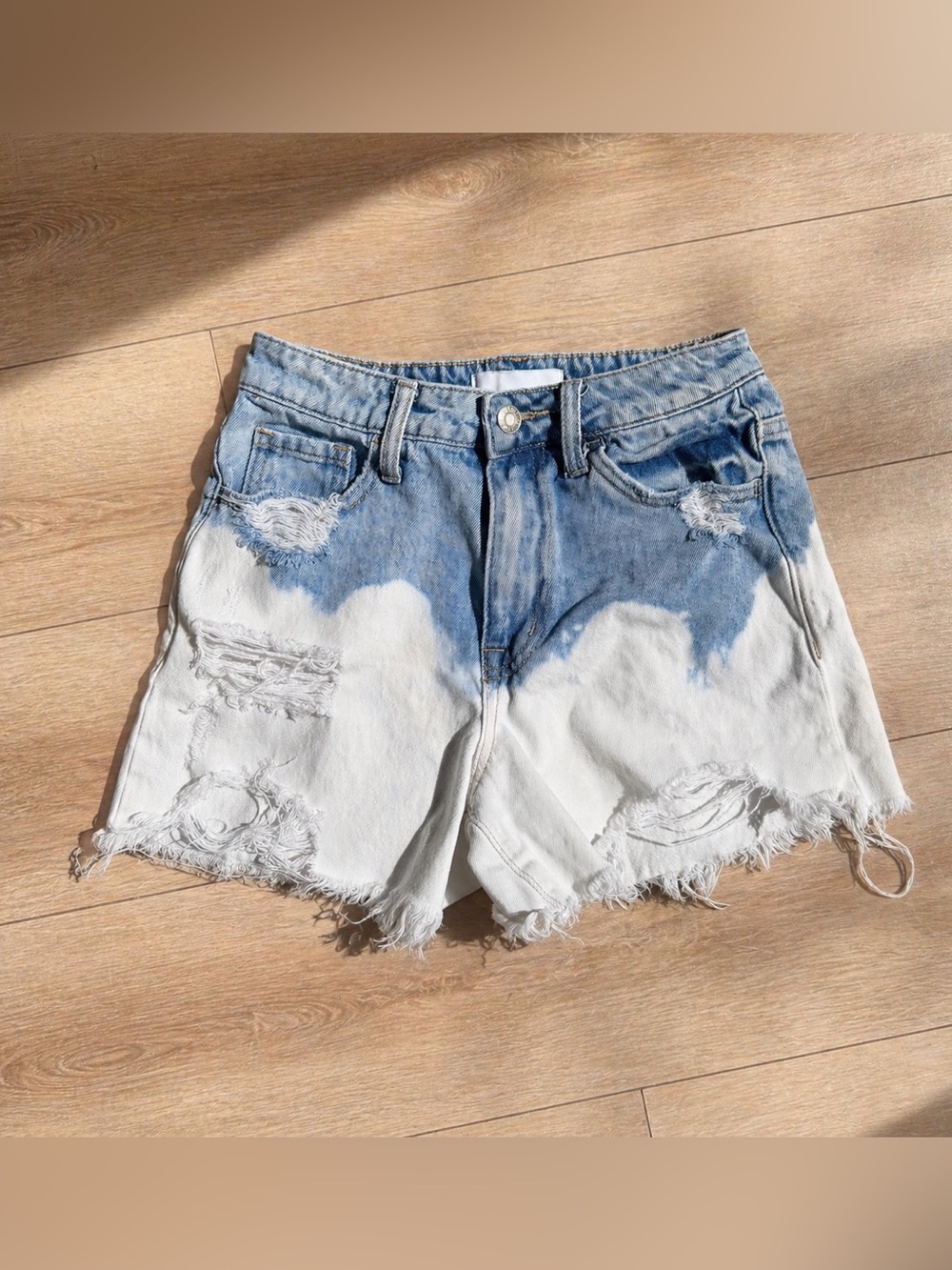 Vervet by Flying Monkey Super High Rise Mom Shorts XS Bleached Distressed Denim